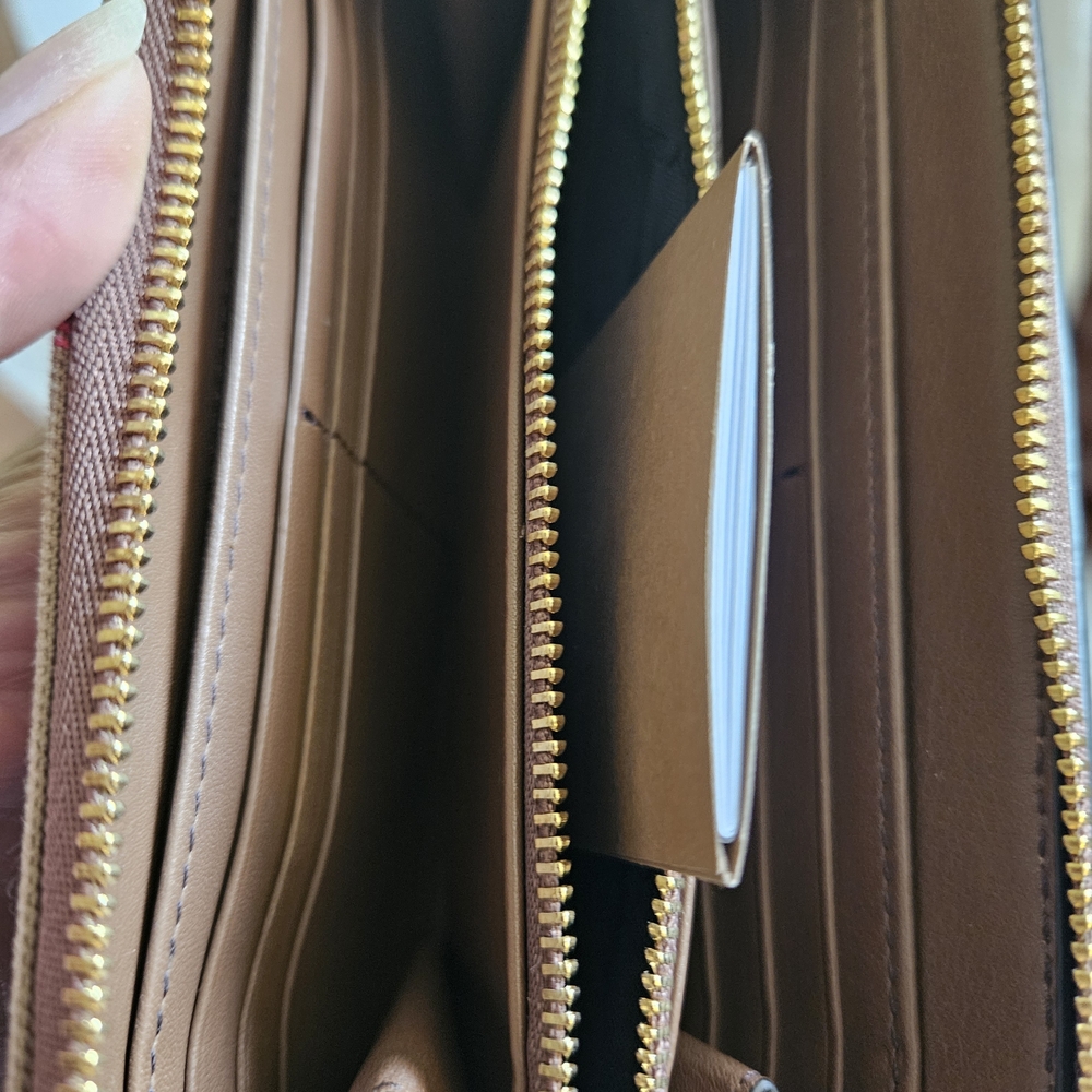 Burberry Brown Leather Zip Wallet with Iconic Check - Picture 8 of 8